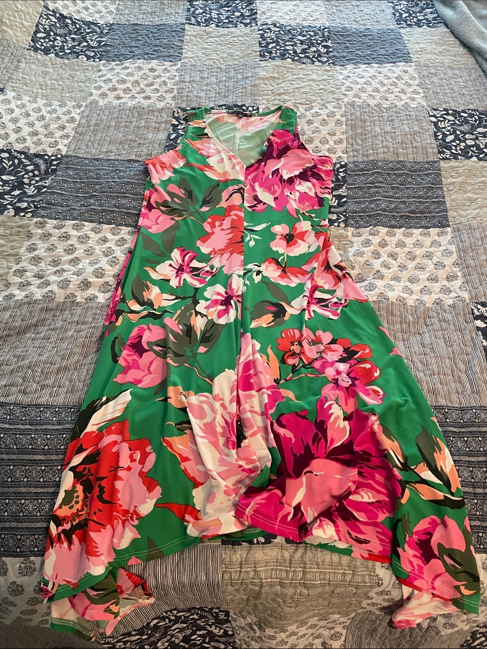 Tiana B. Green Floral V-Neck Sleeveless Dress with Pink Blooms